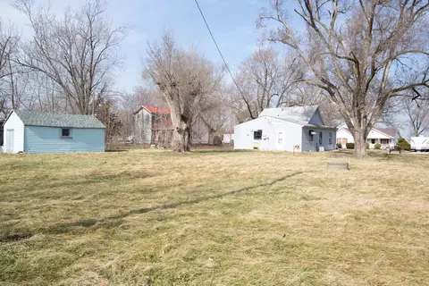 Exterior - 33479 Oak St, Chenoa, IL 61726 photo 3 of 6
