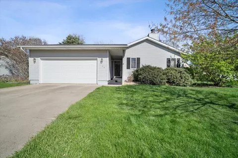 104 S Hilton St, Heyworth, IL 61745