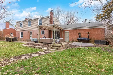 Exterior - 5 Kenyon Ct, Bloomington, IL 61701 photo 13 of 30