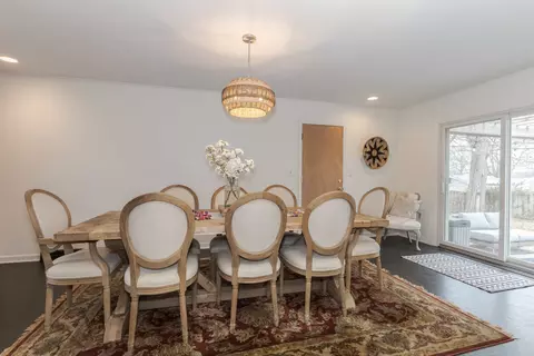 Dining - 5 Kenyon Ct, Bloomington, IL 61701 photo 2 of 4