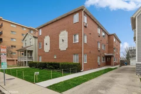 7444 Washington St #8, Forest Park, IL 60130