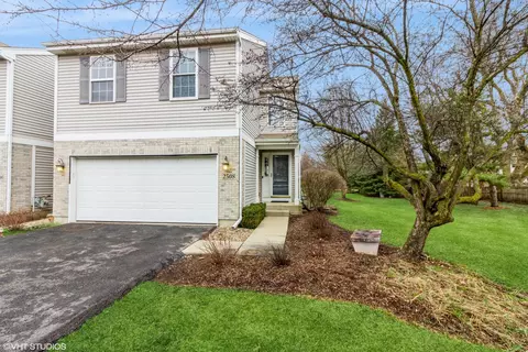 2508 Amber Ln, Elgin, IL 60123