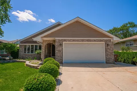 6537 Crescent Ct, Oak Lawn, IL 60453