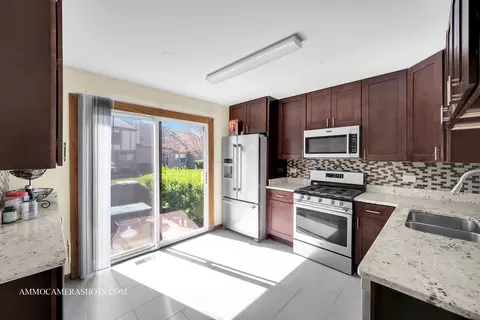 4553 Topaz Dr, Hoffman Estates, IL 60192 photo 8