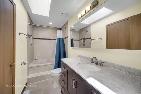 4553 Topaz Dr, Hoffman Estates, IL 60192 photo 18