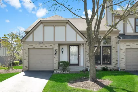 4553 Topaz Dr, Hoffman Estates, IL 60192 photo 2