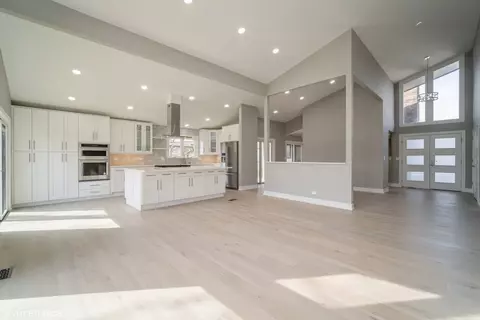 Entry Way - 1433 Lorete Ln, Northbrook, IL 60062 photo 1 of 1