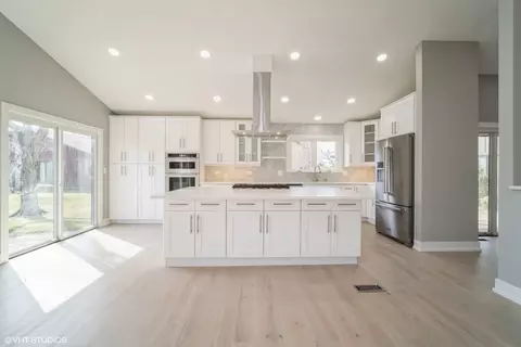 Kitchen - 1433 Lorete Ln, Northbrook, IL 60062 photo 2 of 4