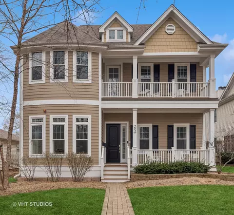 222 3rd St, Libertyville, IL 60048