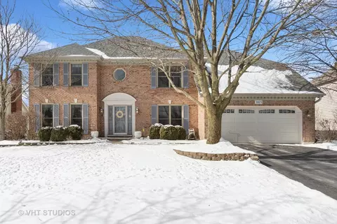 3815 Parador Dr, Naperville, IL 60564