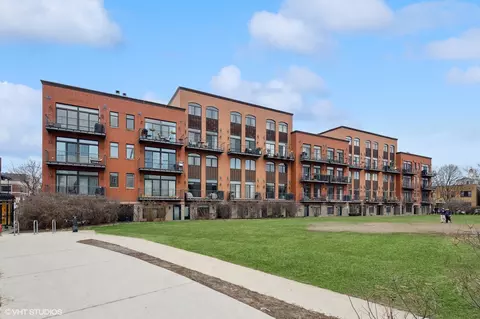 1830 N Winchester Ave #202, Chicago, IL 60622