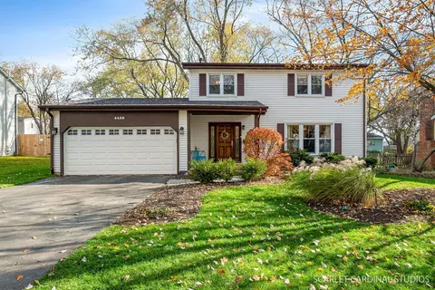 4439 Waubansie Ln, Lisle, IL 60532
