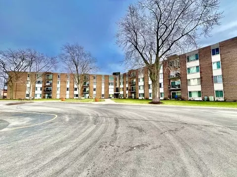140 W Wood St #230, Palatine, IL 60067
