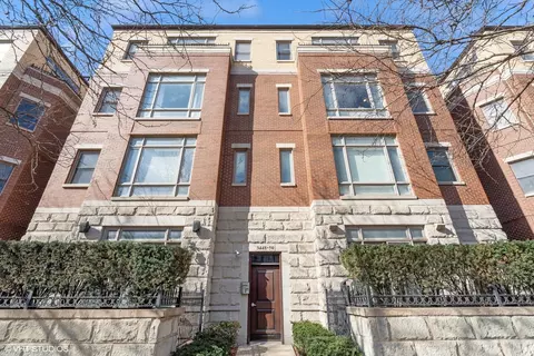 3450 N Ashland Ave #3N, Chicago, IL 60657