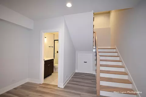 Entry Way - 756 S Mitchell Ave, Elmhurst, IL 60126 photo 5 of 5