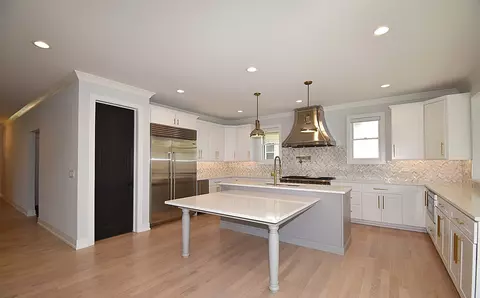 Kitchen - 756 S Mitchell Ave, Elmhurst, IL 60126 photo 2 of 5