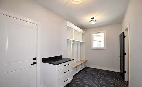 Entry Way - 756 S Mitchell Ave, Elmhurst, IL 60126 photo 3 of 5