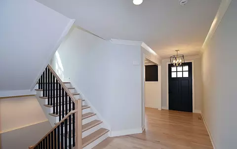 Entry Way - 756 S Mitchell Ave, Elmhurst, IL 60126 photo 1 of 5