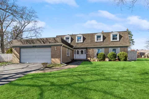 832 W Exner Ct, Palatine, IL 60067