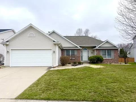 1016 Pine Meadows Ct, Normal, IL 61761