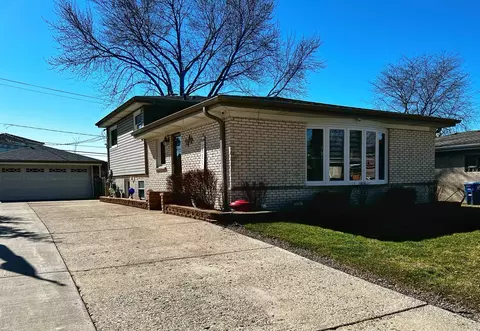 1051 Wicke Ave, Des Plaines, IL 60018