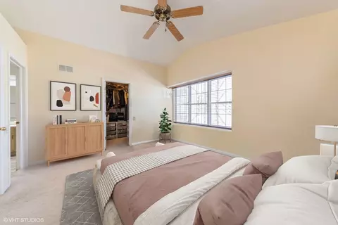 Bedroom - 1499 Diamond Dr, Hoffman Estates, IL 60192 photo 2 of 3