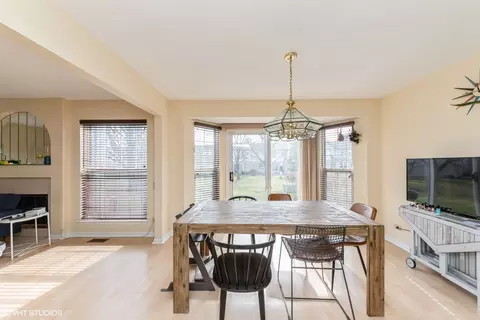 Dining - 1499 Diamond Dr, Hoffman Estates, IL 60192 photo 3 of 3