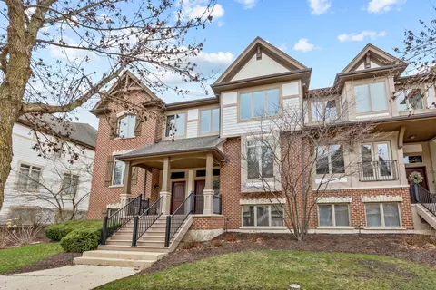 331 Brownstone Dr, Saint Charles, IL 60174