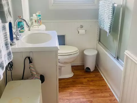 Bath - 750 N River Dr, Kankakee, IL 60901 photo 1 of 3