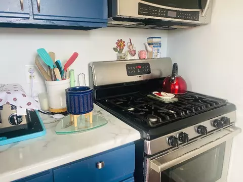 Kitchen - 750 N River Dr, Kankakee, IL 60901 photo 3 of 3