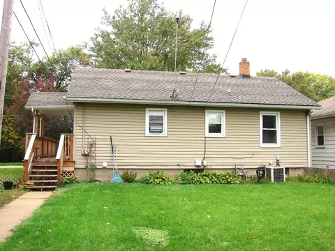 Exterior - 750 N River Dr, Kankakee, IL 60901 photo 4 of 5