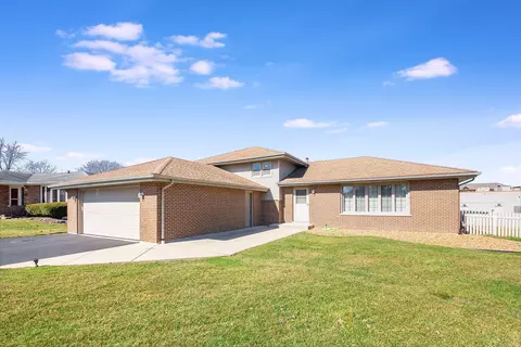 14352 Streamwood Dr, Orland Park, IL 60467