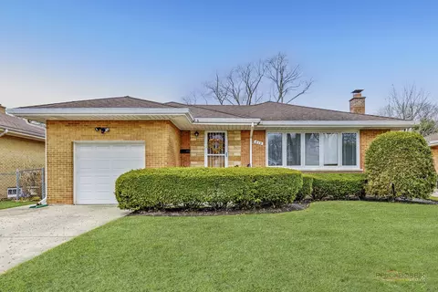 618 N Russel St, Mount Prospect, IL 60056