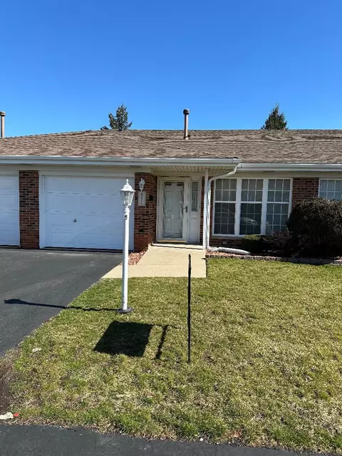 8511 Hill Top Ct #8511, Justice, IL 60458