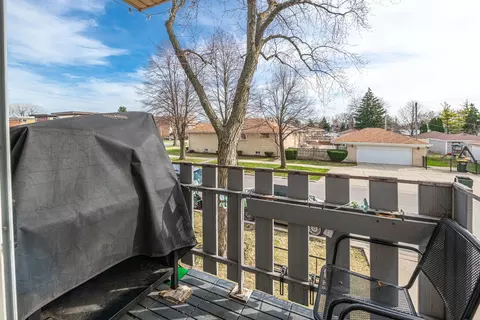 Exterior - 3800 Ruby St #3W, Schiller Park, IL 60176 photo 3 of 4