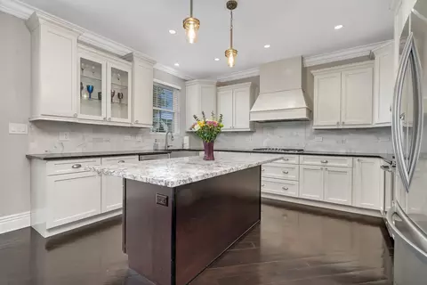 Kitchen - 6500 Breckenridge Dr, Plainfield, IL 60586 photo 2 of 4