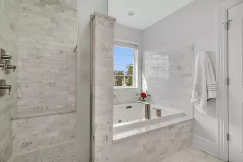 Bath - 6500 Breckenridge Dr, Plainfield, IL 60586 photo 4 of 7