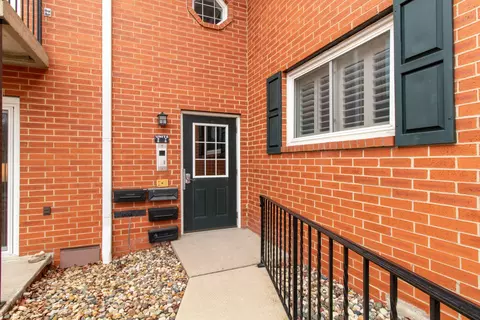 14 Canterbury Ct #6, Bloomington, IL 61701