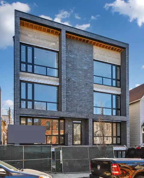 3041 W Lyndale St #2, Chicago, IL 60647