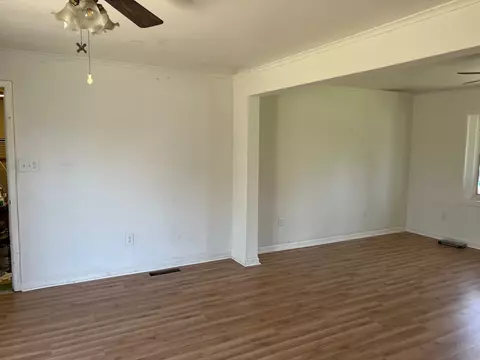 Living - 813 S Chestnut St, Delavan, IL 61734 photo 1 of 2