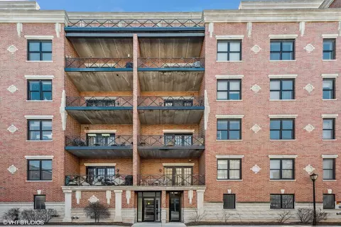 2801 N Oakley Ave #206, Chicago, IL 60618