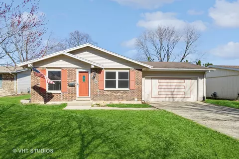 635 S 7th St, West Dundee, IL 60118