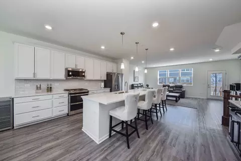 Kitchen - 3319 Trillium Cir, Rolling Meadows, IL 60008 photo 3 of 3