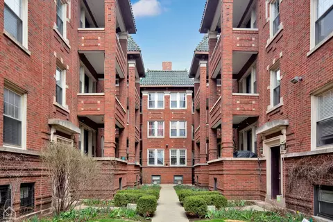 964 W Cuyler Ave #2S, Chicago, IL 60613