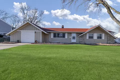 424 Dartmouth Ln, Schaumburg, IL 60193