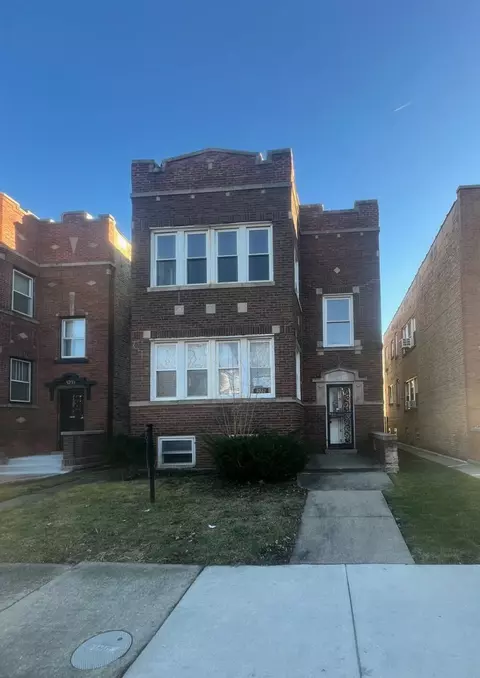 5237 W Crystal St, Chicago, IL 60651