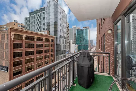 Exterior - 41 E 8th St #802, Chicago, IL 60605 photo 3 of 5