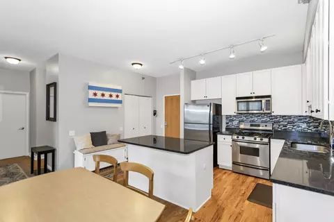 Kitchen - 41 E 8th St #802, Chicago, IL 60605 photo 4 of 5