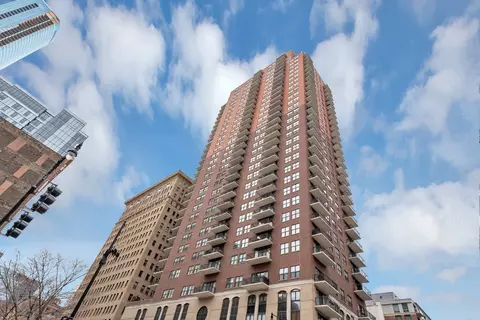 41 E 8th St #802, Chicago, IL 60605