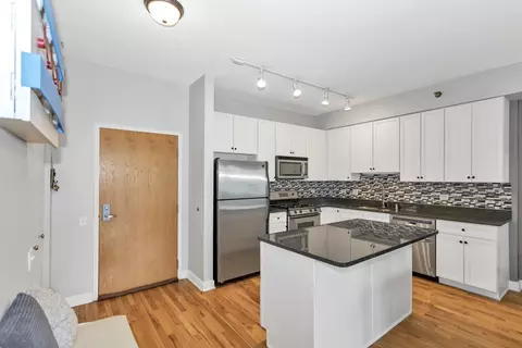 Kitchen - 41 E 8th St #802, Chicago, IL 60605 photo 3 of 5